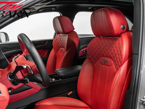 Used 2022 Bentley Bentayga image 24
