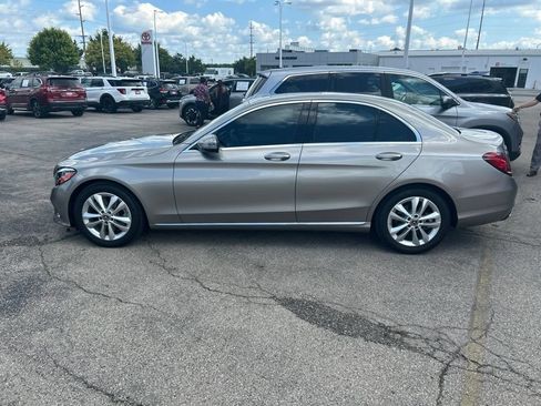 Used 2019 Mercedes-Benz C 300 Sedan image 2