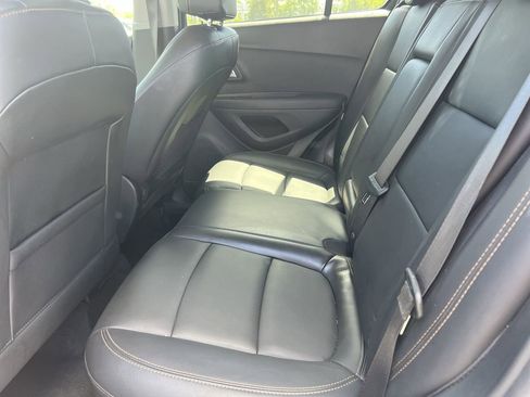 Used 2020 Chevrolet Trax Premier FWD image 32