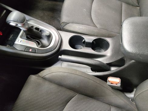 Used 2020 Kia Forte LXS FWD image 26