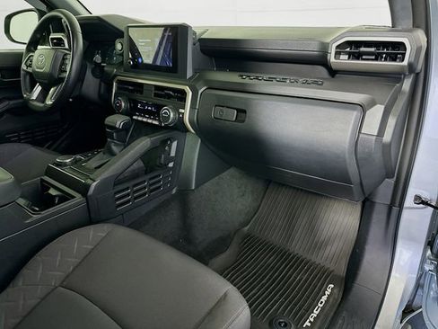 Used 2025 Toyota Tacoma SR image 27