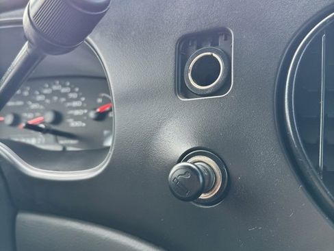 Used 2008 Ford E-350 and Econoline 350 Extended Super Duty image 32