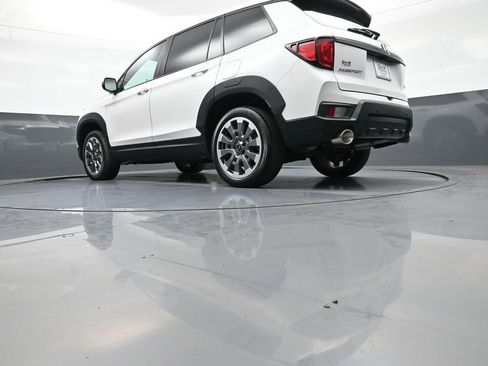 Certified 2024 Honda Passport EX-L image 32