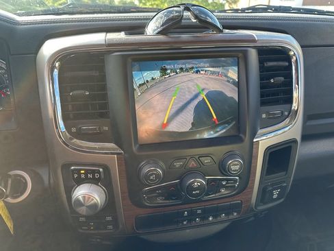 Used 2017 RAM 1500 Laramie AWD/4WD image 10