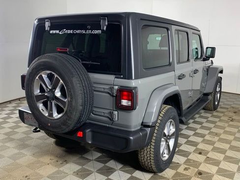 Used 2021 Jeep Wrangler Unlimited Sahara AWD/4WD image 9