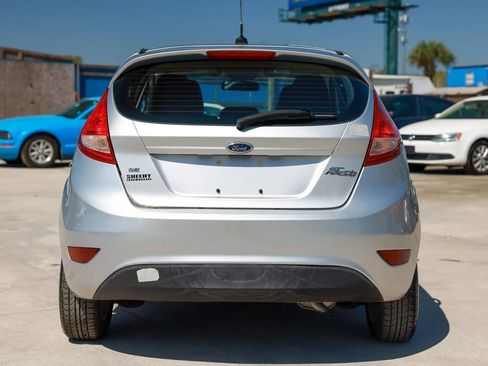Used 2013 Ford Fiesta SE image 5