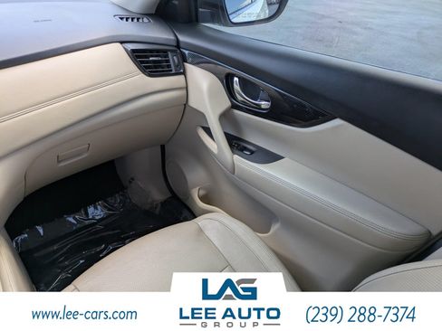 Used 2020 Nissan Rogue SL w/ Premium Package FWD image 15
