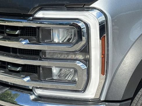 Used 2024 Ford F450 Lariat AWD/4WD image 4