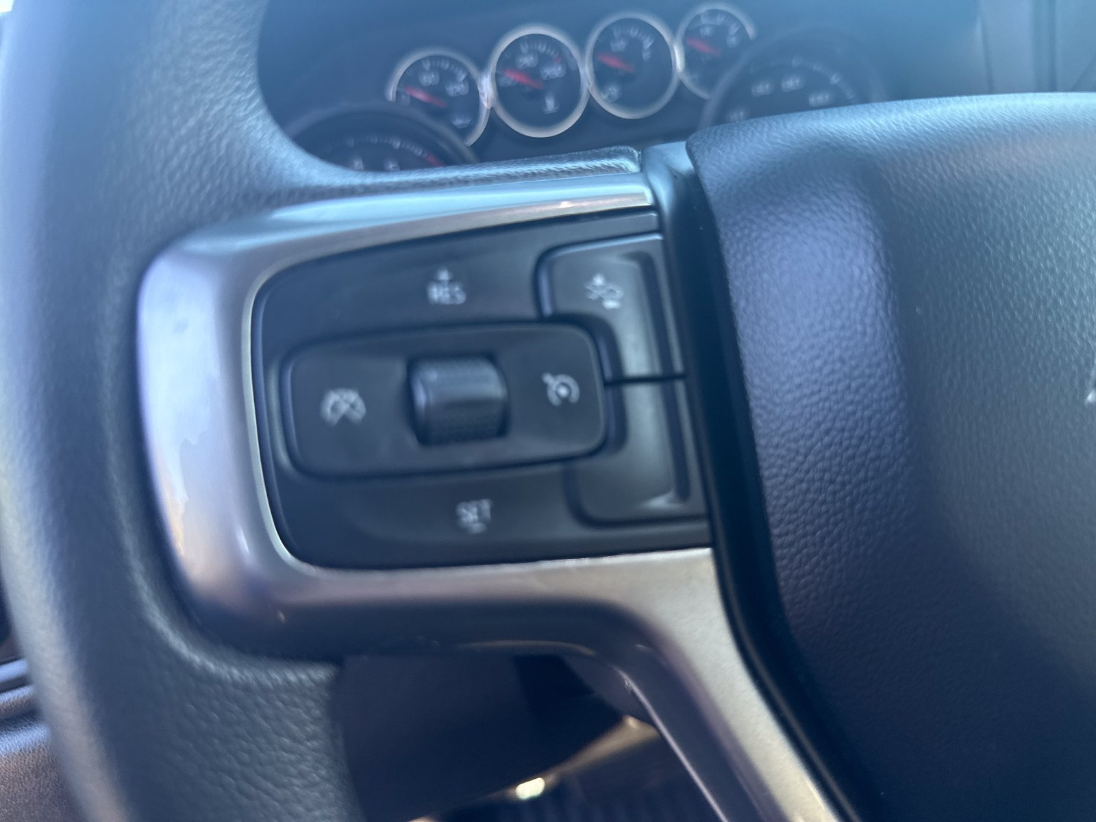 Used 2021 Chevrolet Silverado 1500 Custom Trail Boss w/ Safety Confidence Package AWD/4WD image 33