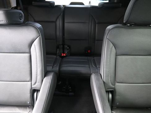 Used 2025 GMC Yukon Denali AWD/4WD image 12