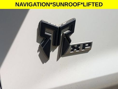 Used 2020 Chevrolet Silverado 1500 RST AWD/4WD image 9