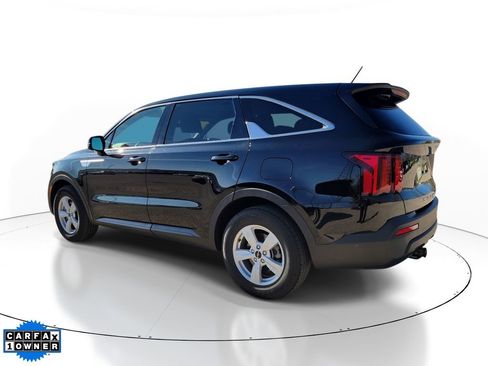 Used 2022 Kia Sorento LX FWD image 3