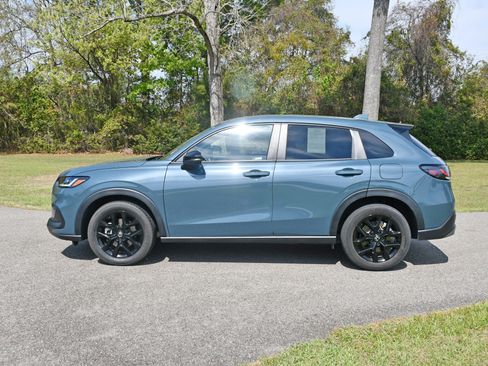 Used 2023 Honda HR-V Sport image 2