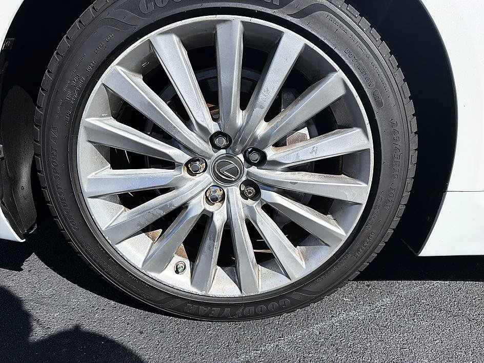 Used 2013 Lexus LS 460 w/ Comfort Pkg RWD image 8