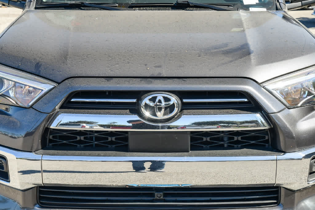 Used 2023 Toyota 4Runner Limited AWD/4WD image 5