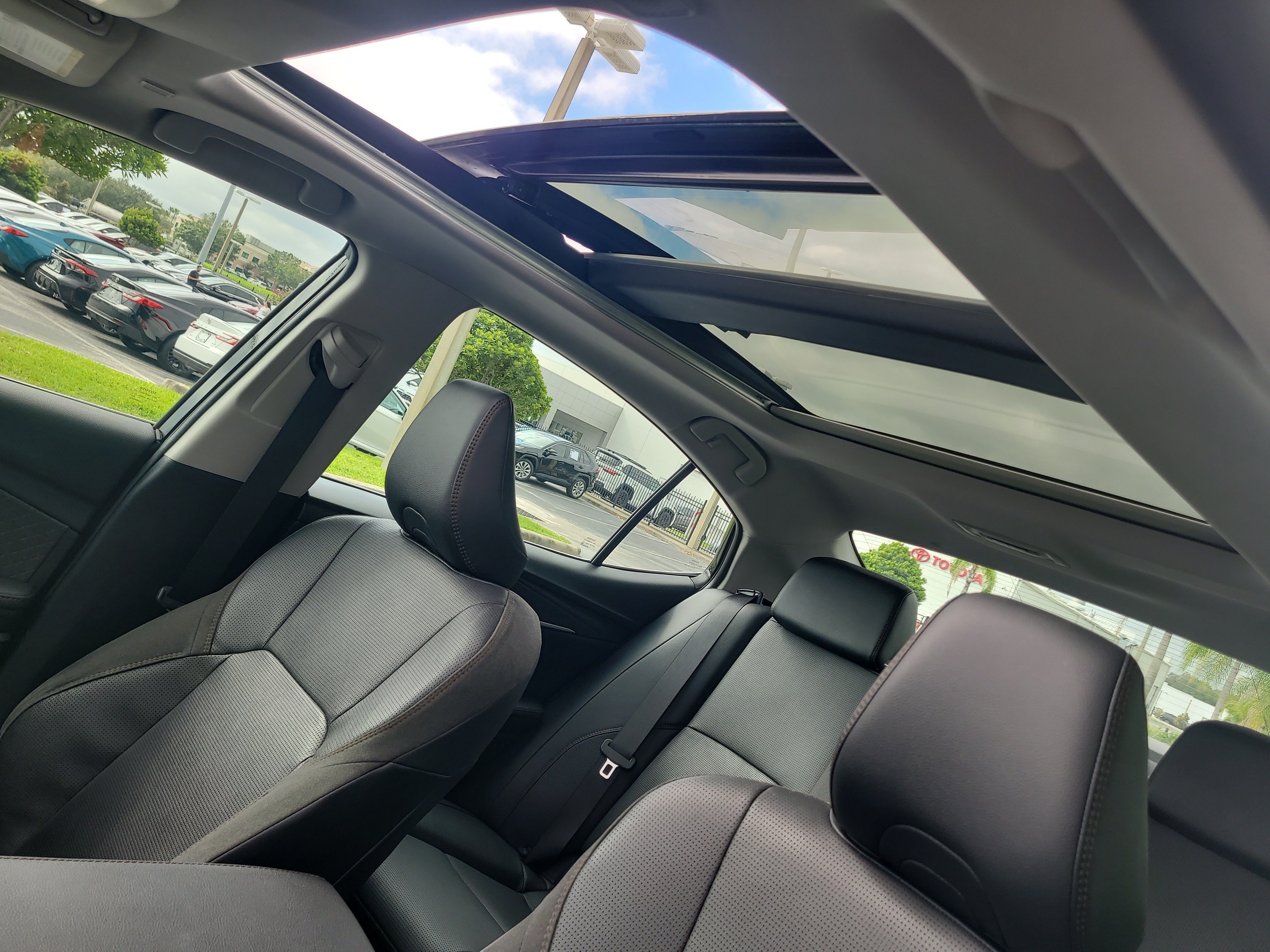 Certified 2025 Toyota Camry XLE FWD image 21
