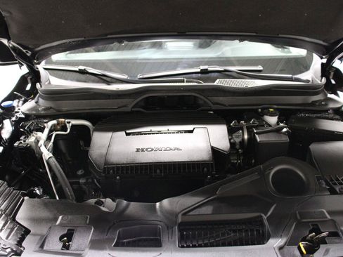 Used 2025 Honda Pilot Touring image 31