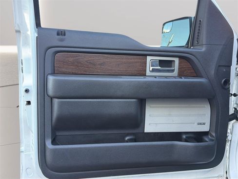 Used 2014 Ford F150 Lariat w/ Equipment Group 502A Luxury AWD/4WD image 16