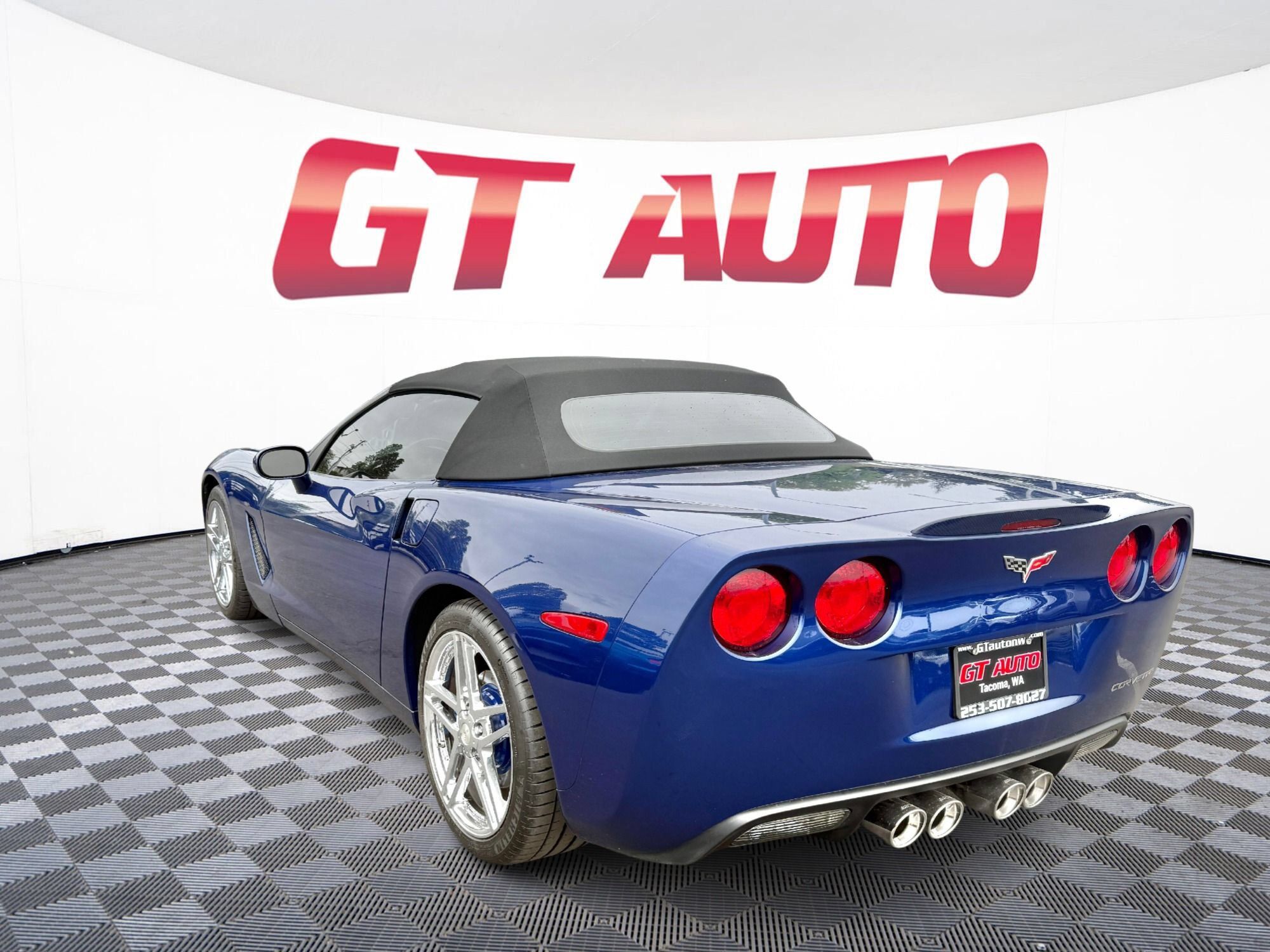 Used 2006 Chevrolet Corvette Convertible RWD image 3