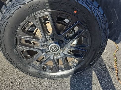 Used 2024 Toyota Tundra Limited image 38