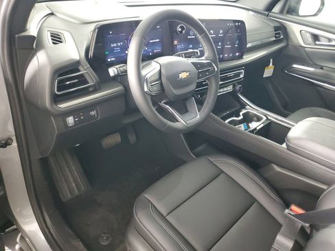 New 2026 Chevrolet Traverse LT image 11