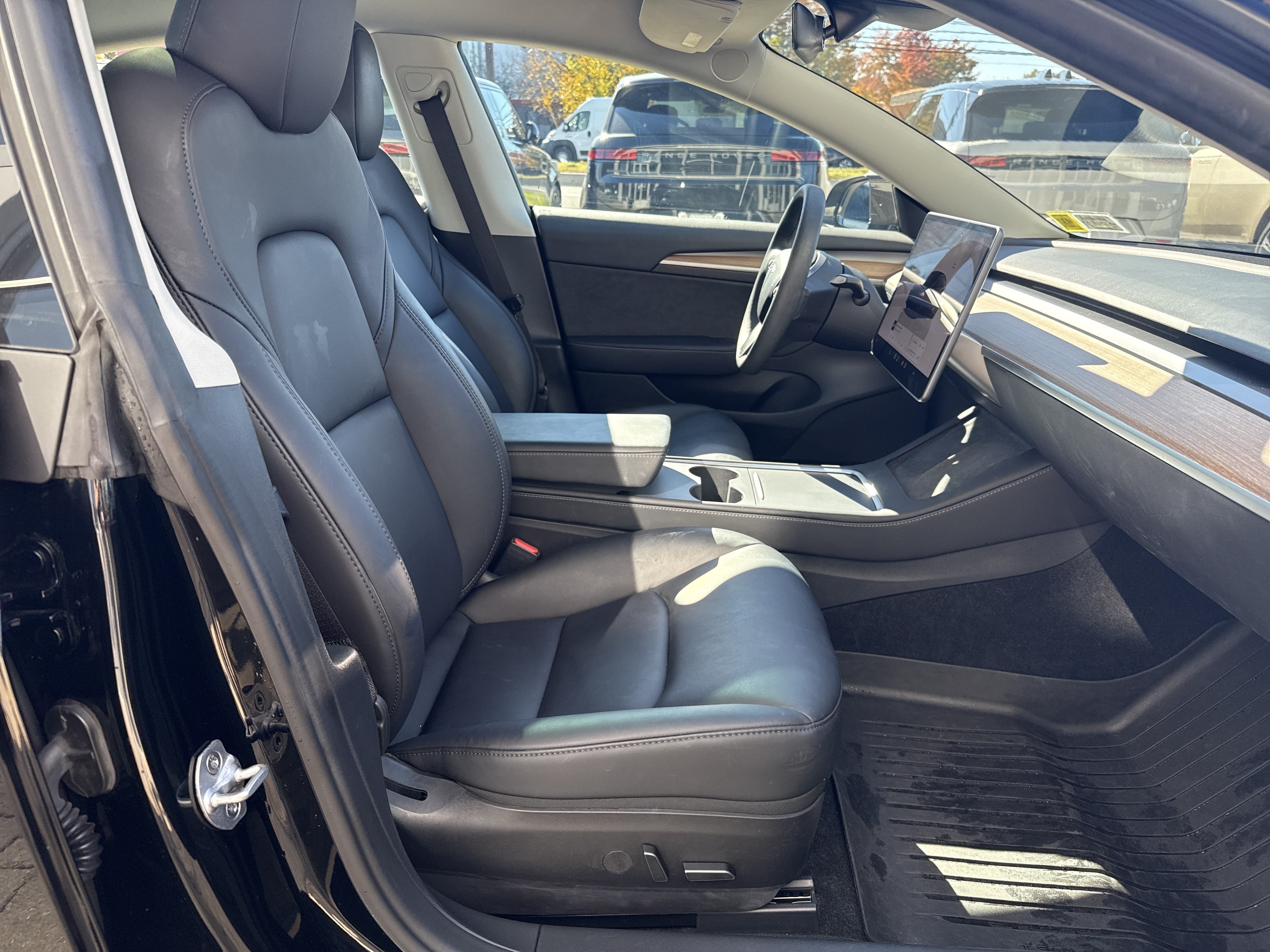 Used 2023 Tesla Model 3 Standard Range RWD image 2