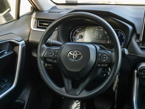 Used 2025 Toyota RAV4 LE AWD/4WD image 12