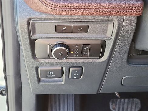 Used 2023 Ford Expedition Limited image 28