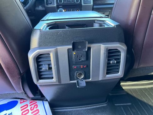 Used 2015 Ford F150 Platinum w/ Equipment Group 701A Luxury image 43