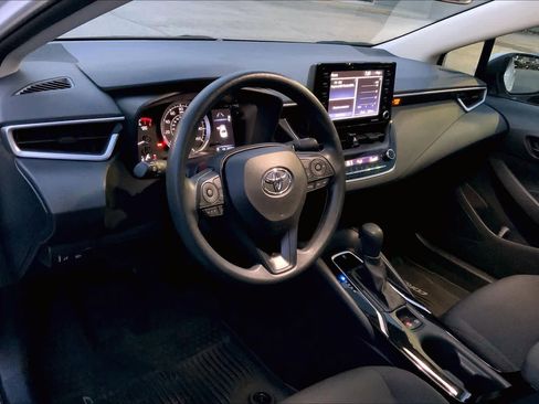 Used 2022 Toyota Corolla LE image 17