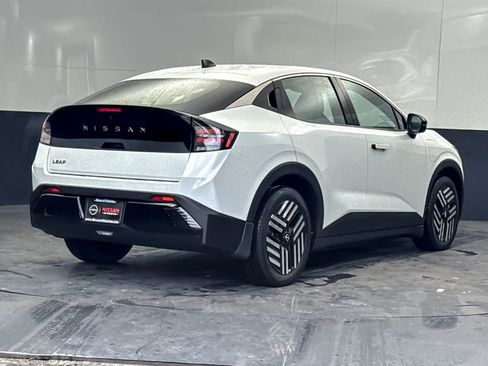 New 2026 Nissan Leaf SV+ w/ Illuminated Package FWD image 3