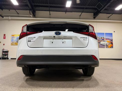 Used 2022 Toyota Prius XLE AWD/4WD image 18