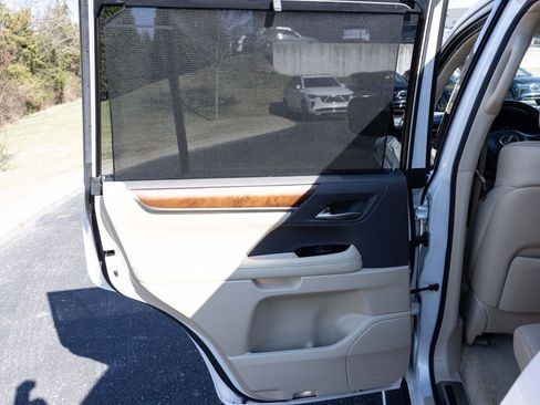 Used 2020 Lexus LX 570 4WD w/ Luxury Package image 49