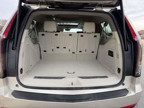 Certified 2024 Cadillac Escalade ESV Sport Platinum w/ LPO, ONYX Package image 30