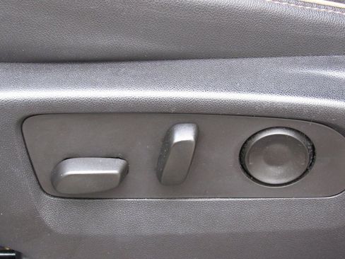 Used 2023 GMC Yukon XL AT4 w/ AT4 Premium Package image 12