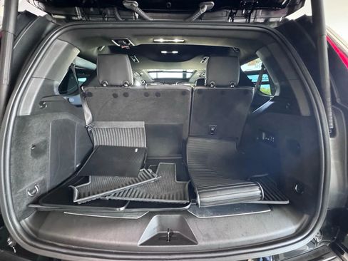 Used 2021 Cadillac Escalade Premium Luxury image 24