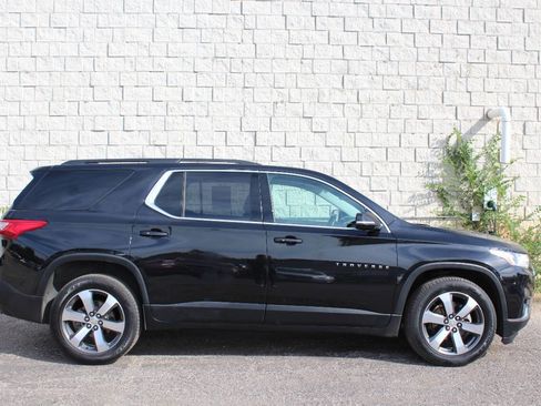 Used 2019 Chevrolet Traverse LT w/ LT Premium Package image 6