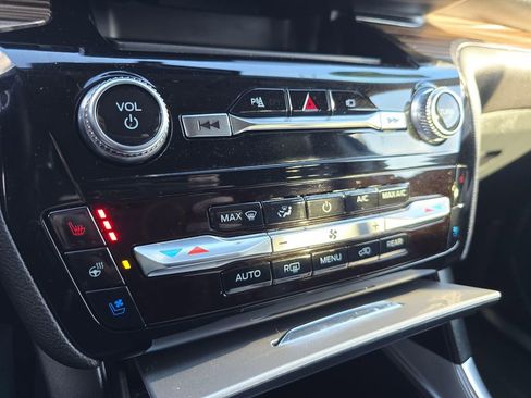 Used 2023 Ford Explorer Limited image 27