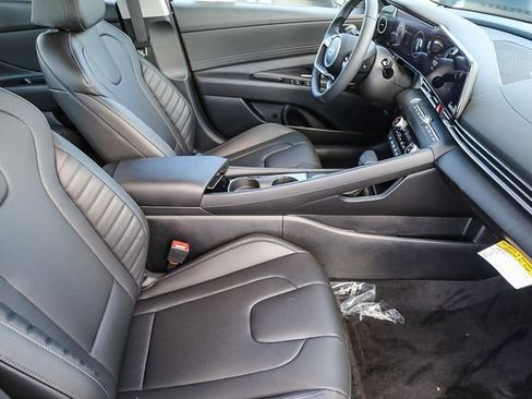 New 2025 Hyundai Elantra Limited FWD image 20