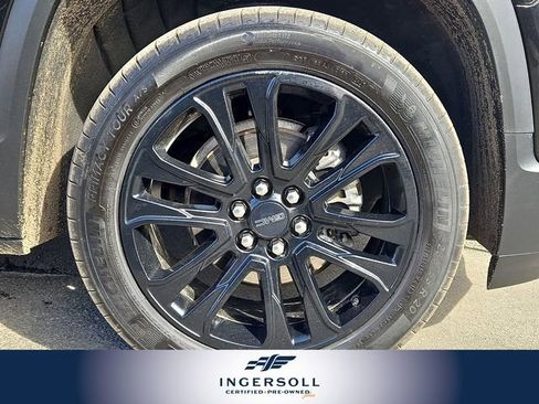 Used 2023 GMC Acadia SLE w/ Driver Convenience Package image 11