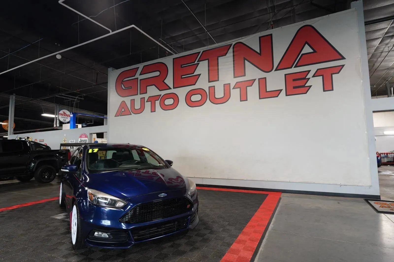 Used 2017 Ford Focus ST w/ Equipment Group 401A FWD image 38