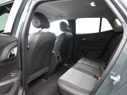 Used 2025 Chevrolet Trax LT w/ LT Convenience Package FWD image 23