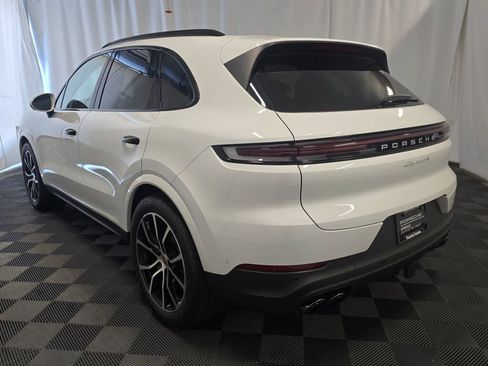 Certified 2025 Porsche Cayenne S AWD/4WD image 3