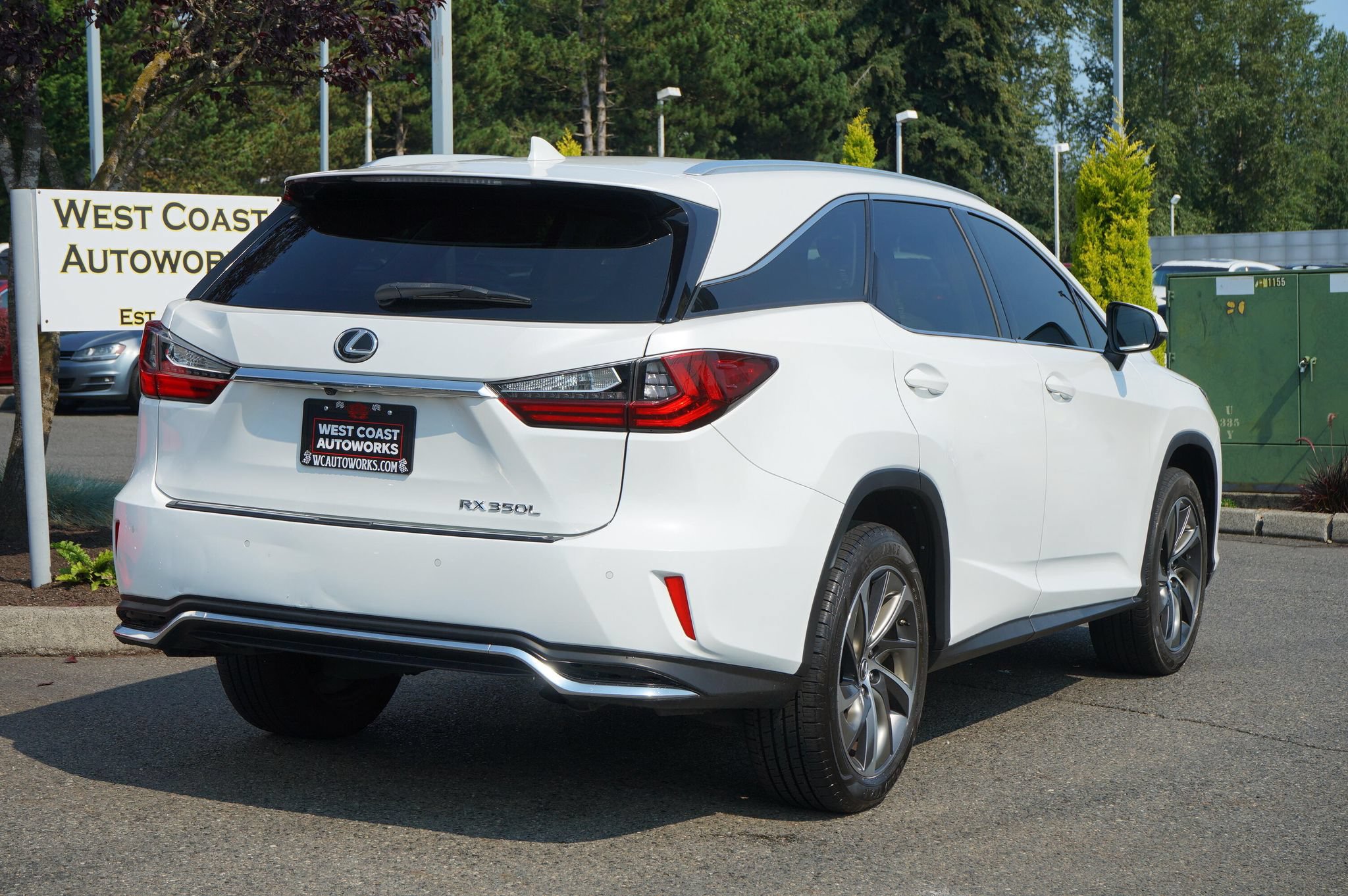Used 2019 Lexus RX 350L Luxury w/ Accessory Package AWD/4WD image 6