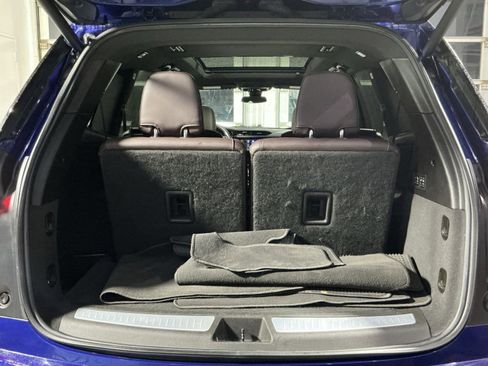 Used 2023 Cadillac XT6 Premium Luxury image 35