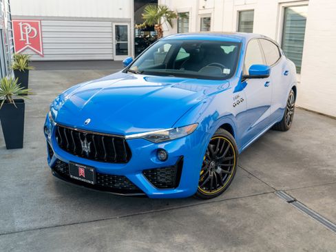 Used 2022 Maserati Levante F Tributo image 3