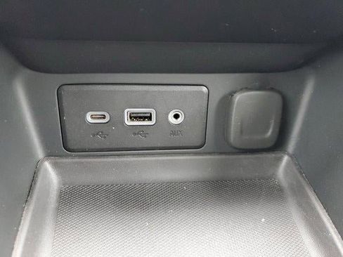 Used 2022 GMC Terrain SLE w/ Elevation Edition image 27