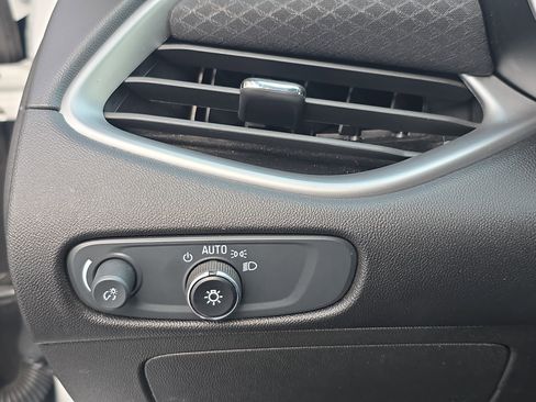 Used 2024 Chevrolet Malibu LT image 21