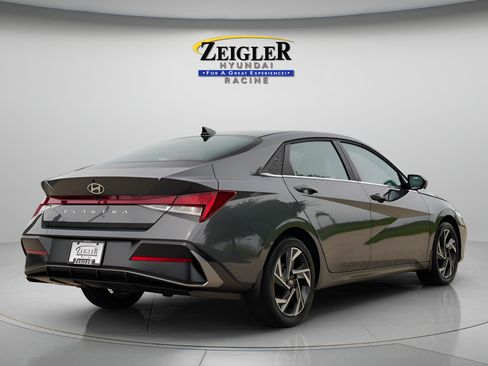 Certified 2024 Hyundai Elantra SEL w/ Convenience Package FWD image 7