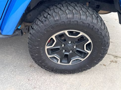 Used 2016 Jeep Wrangler Unlimited Rubicon AWD/4WD image 13